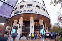 売り上げが好調な上海の旗艦店niko and … SHANGHAIは600坪で展開